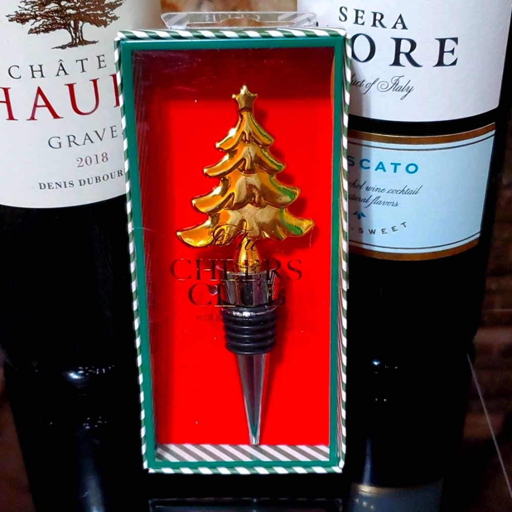 NIB: HOLIDAY THE CHEERS CLUB WINE🍷STOPPER - Picture 2 of 3